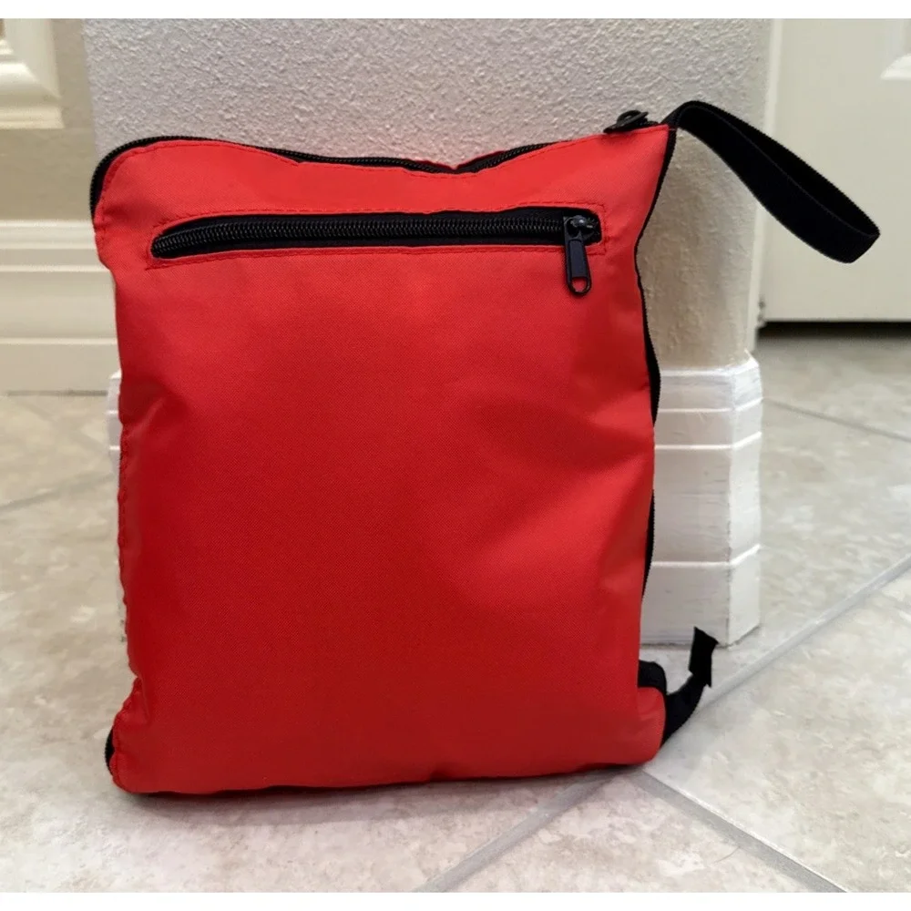 Universal Studios‎ Red Large Duffle Bag Gym Travel Shoulder Strap Nylon Pockets